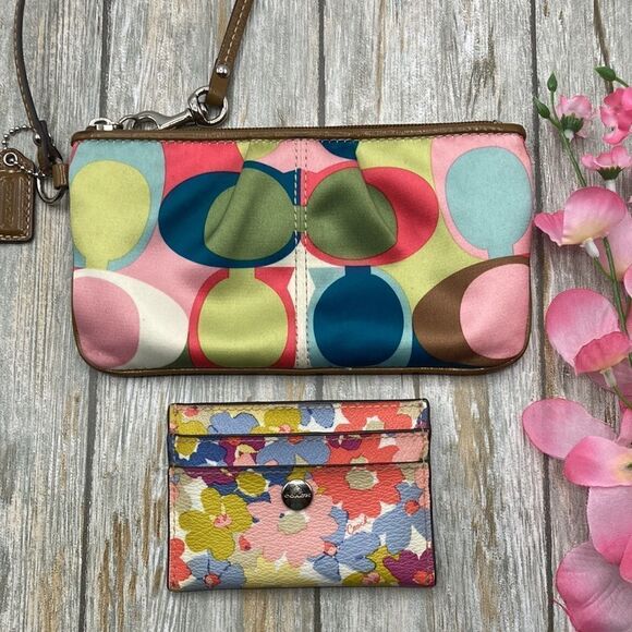 Coach Logo Wristlet Wallet & Floral Print Card Case 2- Piece Set - Picture 1 of 16